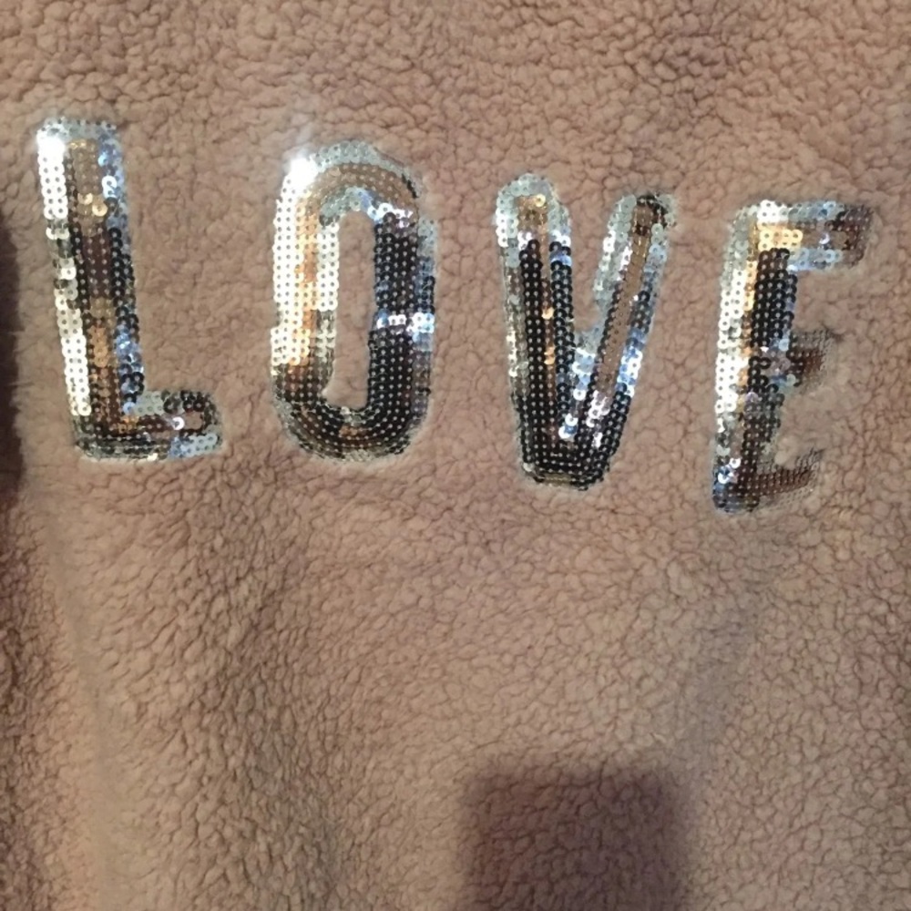 sweater - Picture 2 of 4